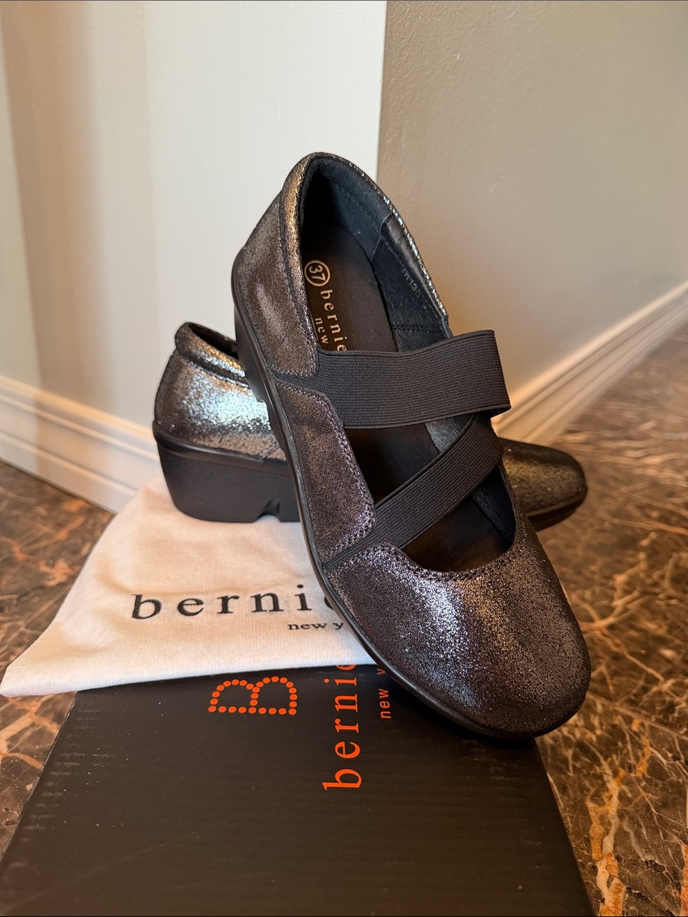 bernie mev. Metallic Gunmetal Cross-Strap Mary Jane Flats